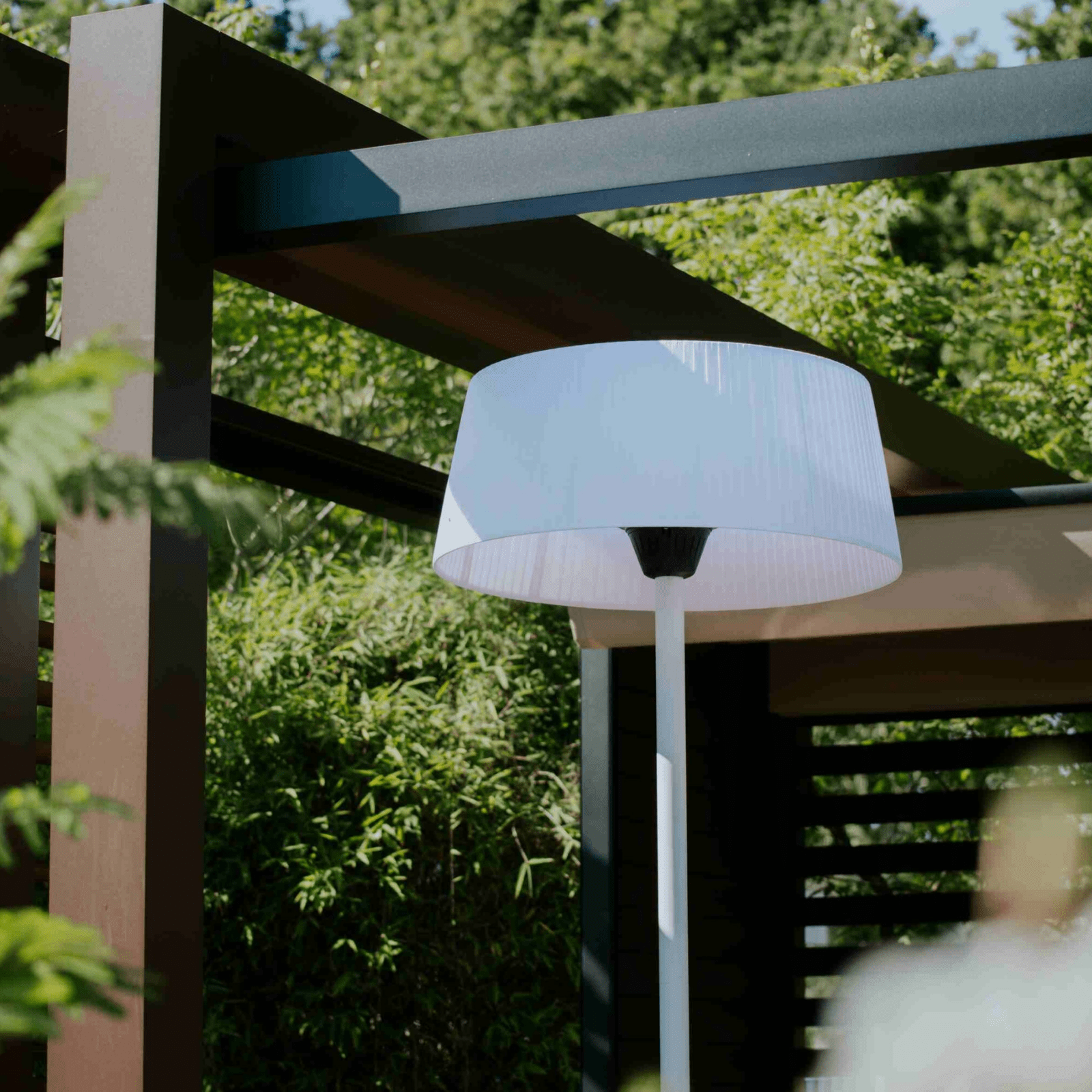 Artix Bright Sur pied blanc 2100 Watt - Chauffageterrasse.fr