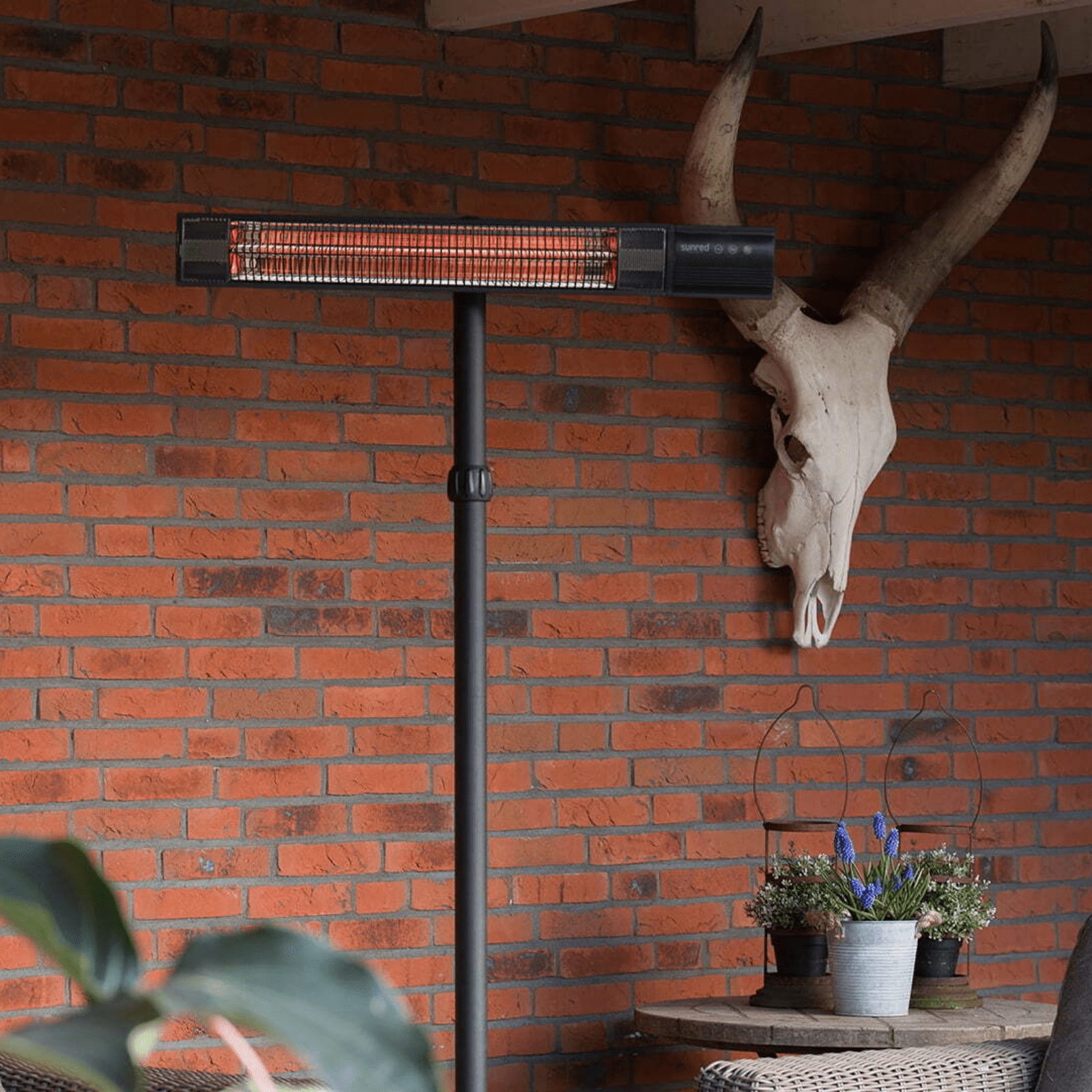 Dark Sur pied noir 2500 Watt - Chauffageterrasse.fr