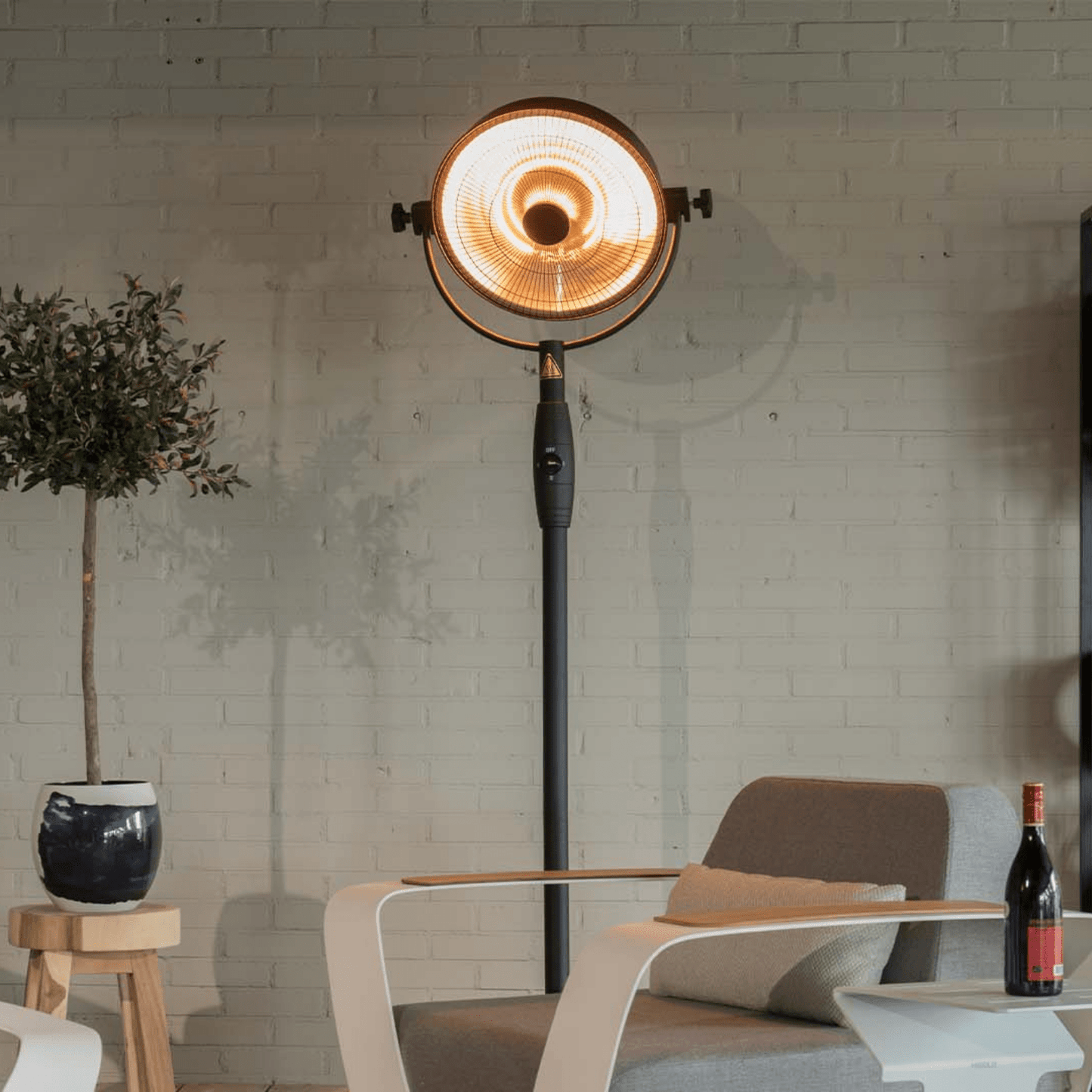 Retro Bright Sur pied noir 2100 Watt - Chauffageterrasse.fr
