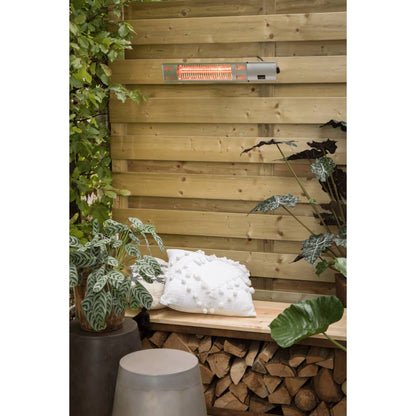 stijlvolle tuin met de Sunred rose gold argenten Royal Diamond wand chauffage de terrasse of chauffage